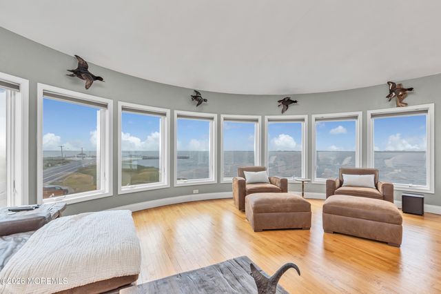 1220 S Green Street, Tuckerton, NJ 08087