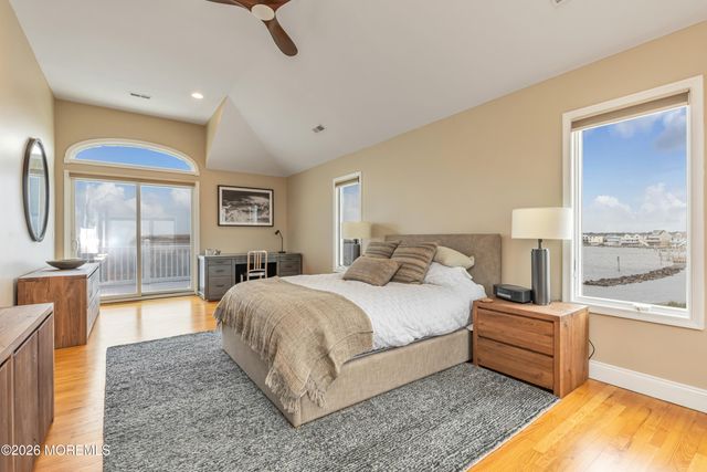 1220 S Green Street, Tuckerton, NJ 08087