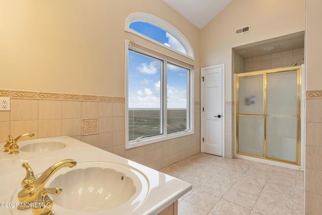 1220 S Green Street, Tuckerton, NJ 08087