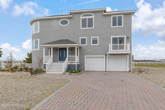 1220 S Green Street, Tuckerton, NJ 08087