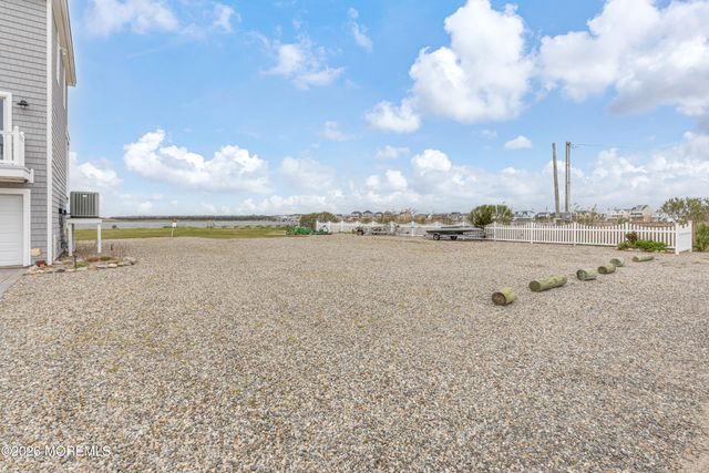 1220 S Green Street, Tuckerton, NJ 08087