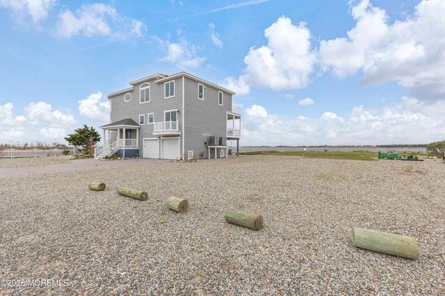 1220 S Green Street, Tuckerton, NJ 08087