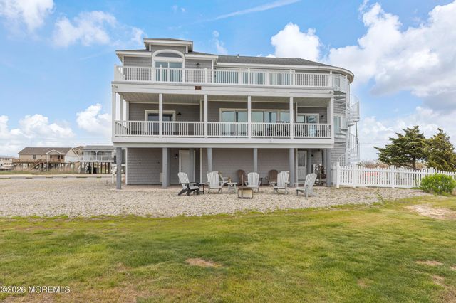 1220 S Green Street, Tuckerton, NJ 08087