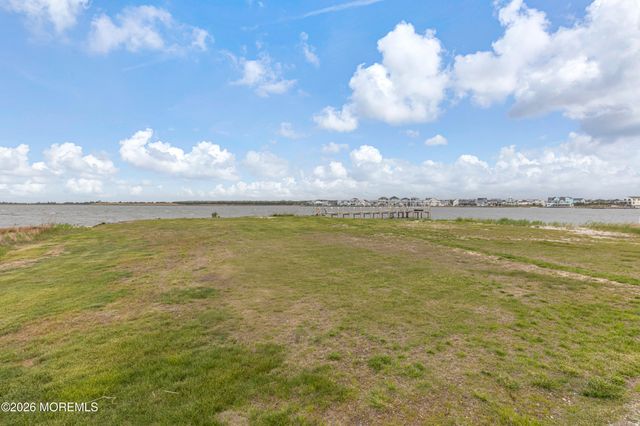 1220 S Green Street, Tuckerton, NJ 08087