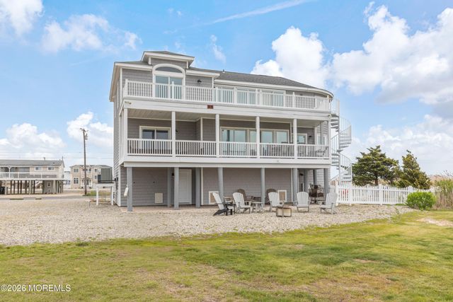 1220 S Green Street, Tuckerton, NJ 08087