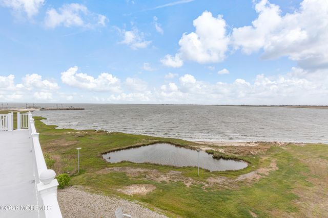 1220 S Green Street, Tuckerton, NJ 08087