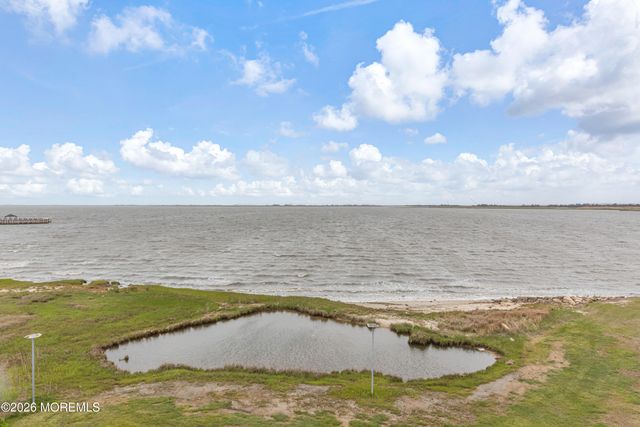 1220 S Green Street, Tuckerton, NJ 08087