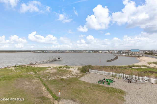 1220 S Green Street, Tuckerton, NJ 08087