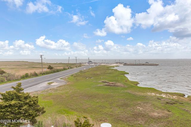 1220 S Green Street, Tuckerton, NJ 08087
