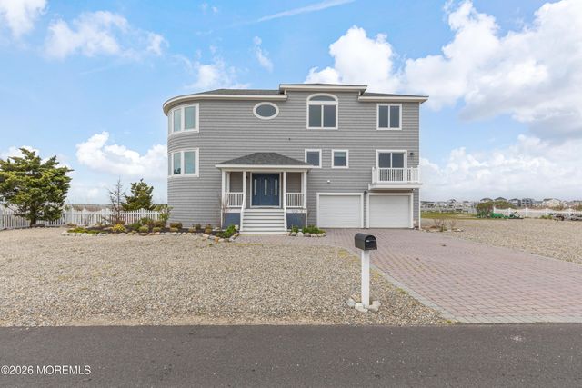1220 S Green Street, Tuckerton, NJ 08087