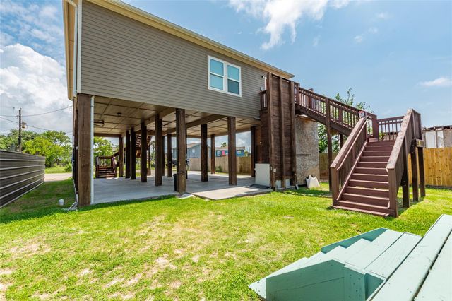 6901 Schlitz Lane, Hitchcock, TX 77563