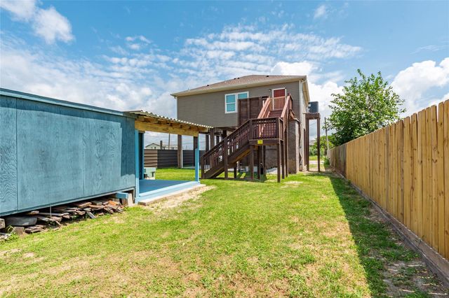 6901 Schlitz Lane, Hitchcock, TX 77563