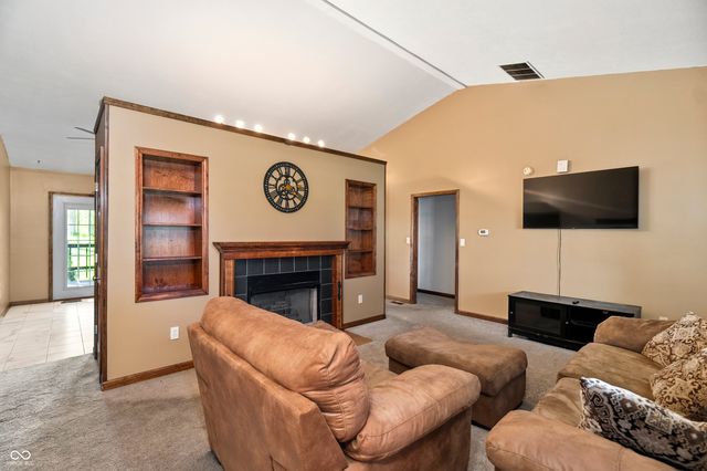 1072 S Teresa Drive, Martinsville, IN 46151
