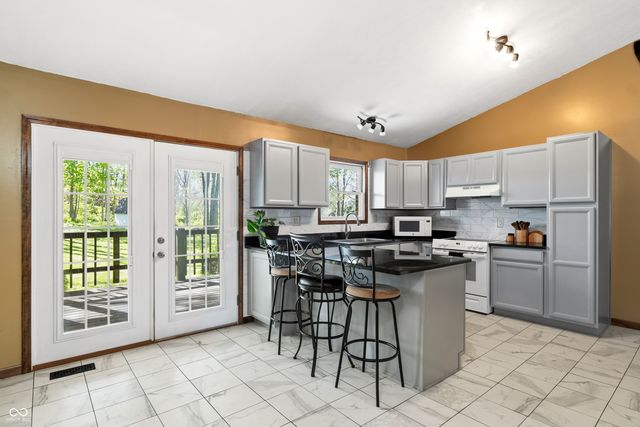 1072 S Teresa Drive, Martinsville, IN 46151