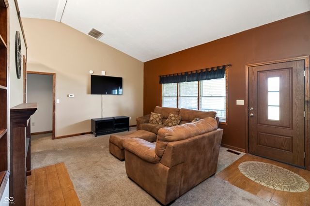 1072 S Teresa Drive, Martinsville, IN 46151