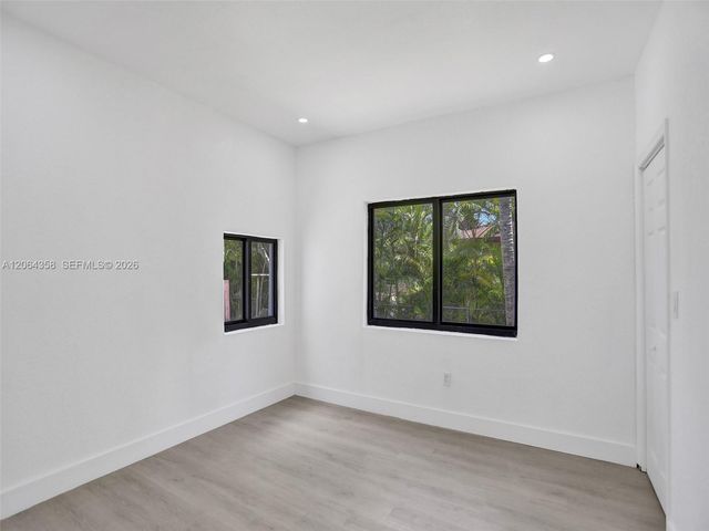 759 NE 127th St, North Miami, FL 33161