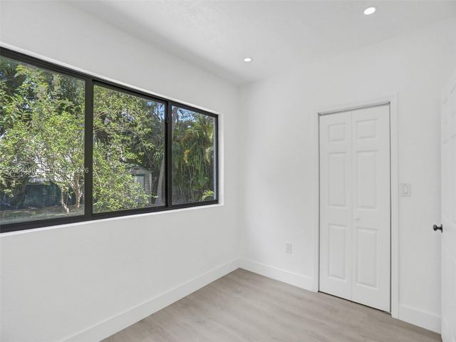 759 NE 127th St, North Miami, FL 33161