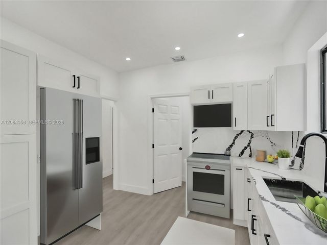 759 NE 127th St, North Miami, FL 33161