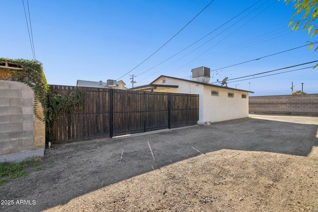 1614 E Roma Avenue, Phoenix, AZ 85016