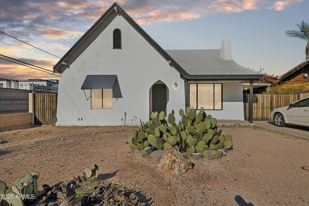 1614 E Roma Avenue, Phoenix, AZ 85016