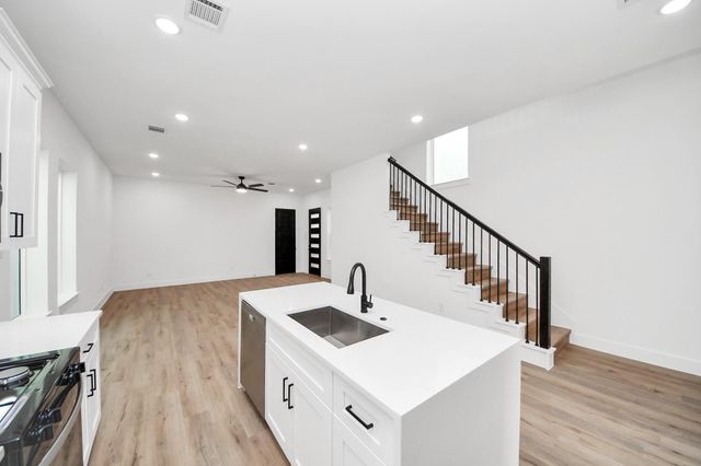 3308 Hardy Street, Houston, TX 77009