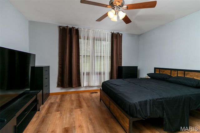 936 Amaral Circle, St Louis, MO 63137