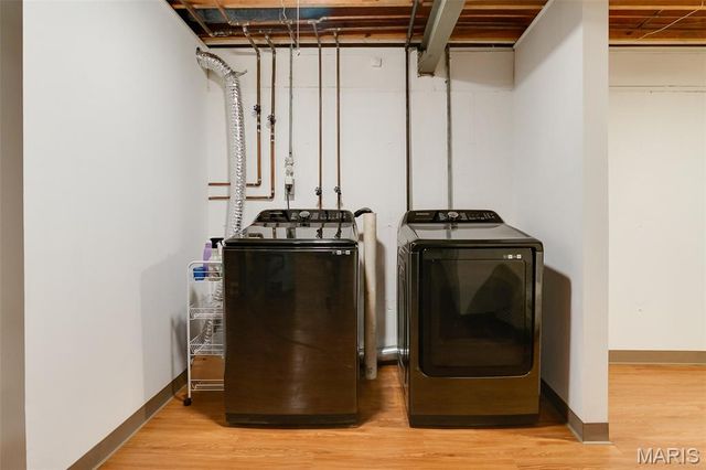 936 Amaral Circle, St Louis, MO 63137