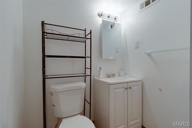 936 Amaral Circle, St Louis, MO 63137