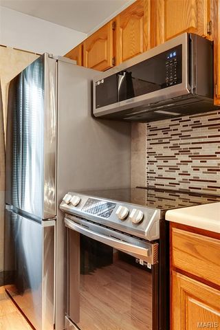 936 Amaral Circle, St Louis, MO 63137