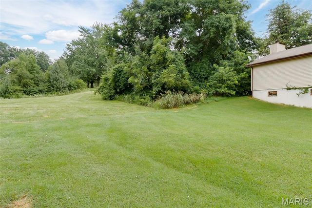 936 Amaral Circle, St Louis, MO 63137