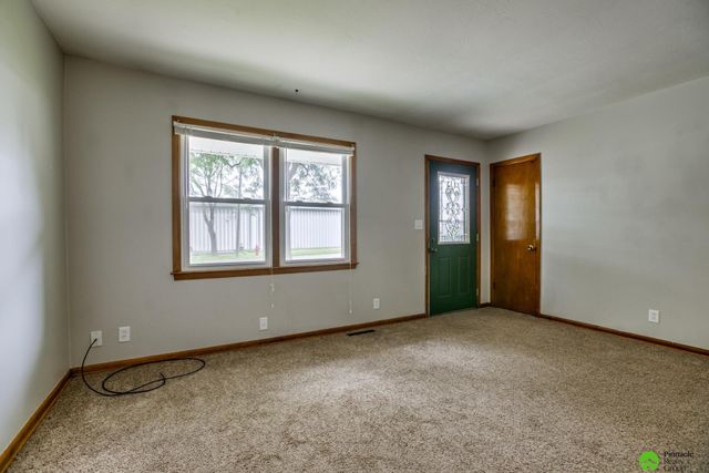 3020 N 41st Street, Lincoln, NE 68504