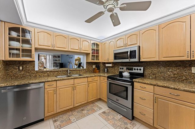 145 S Ocean Avenue 208, Palm Beach Shores, FL 33404