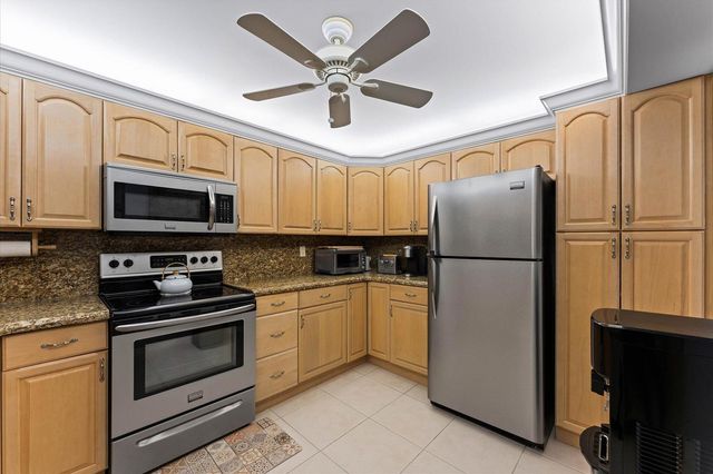 145 S Ocean Avenue 208, Palm Beach Shores, FL 33404