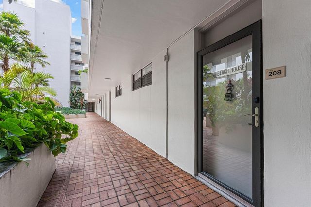 145 S Ocean Avenue 208, Palm Beach Shores, FL 33404