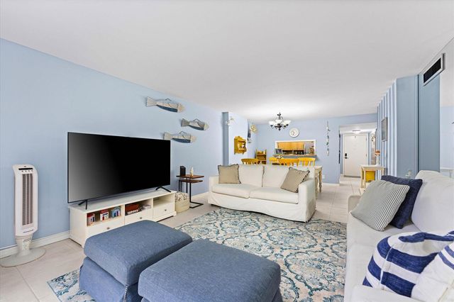 145 S Ocean Avenue 208, Palm Beach Shores, FL 33404