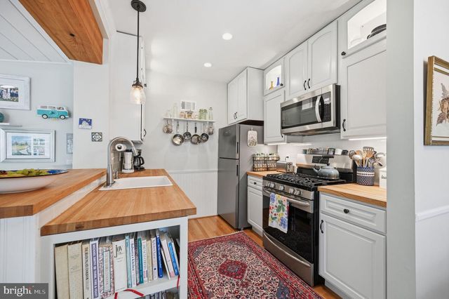1116 N ROOSEVELT ST N, Arlington, VA 22205