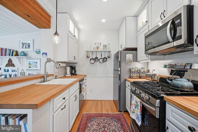 1116 N ROOSEVELT ST N, Arlington, VA 22205