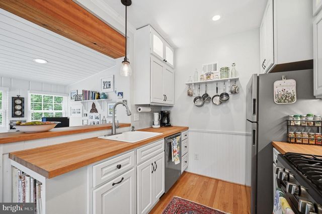 1116 N ROOSEVELT ST N, Arlington, VA 22205