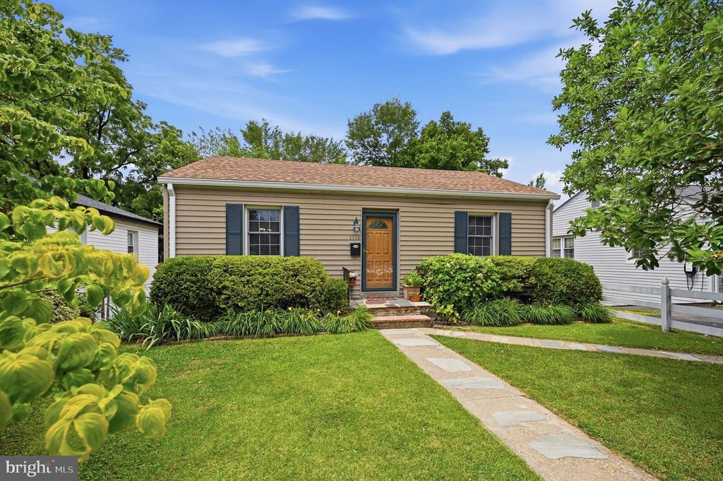 1116 N ROOSEVELT ST N, Arlington, VA 22205