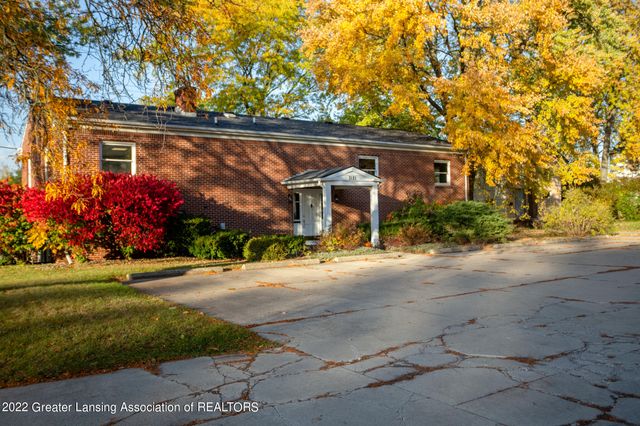 3121 W Saginaw Street, Lansing, MI 48917