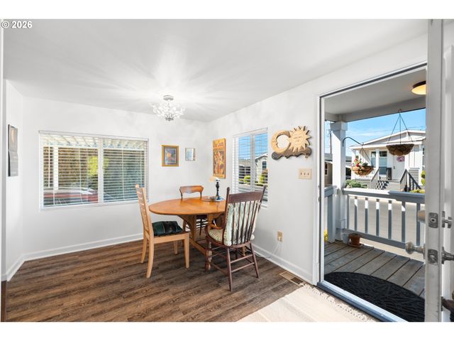 12450 Sw FISCHER Rd 143, Portland, OR 97224