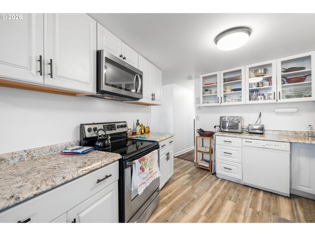 12450 Sw FISCHER Rd 143, Portland, OR 97224