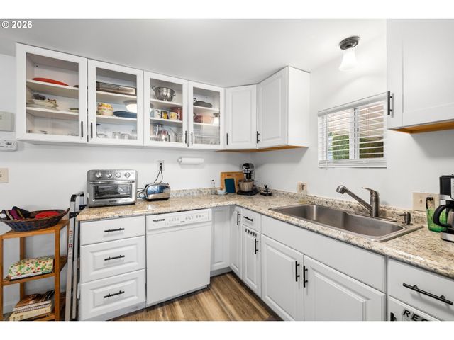 12450 Sw FISCHER Rd 143, Portland, OR 97224
