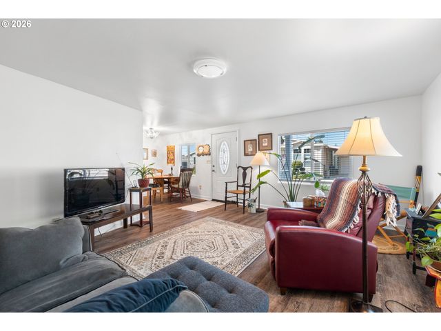 12450 Sw FISCHER Rd 143, Portland, OR 97224