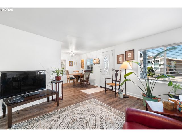 12450 Sw FISCHER Rd 143, Portland, OR 97224