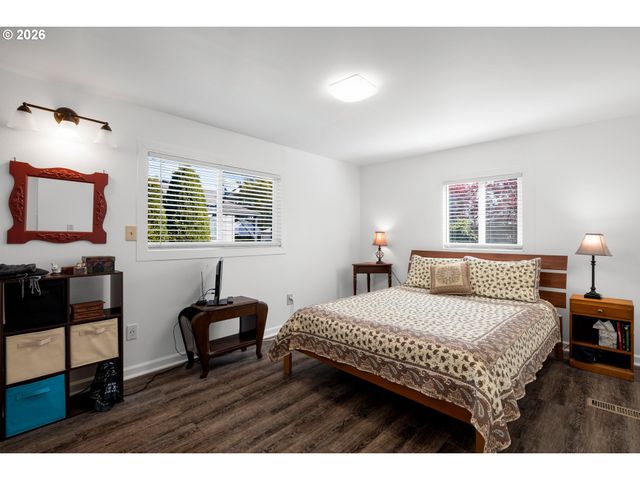 12450 Sw FISCHER Rd 143, Portland, OR 97224