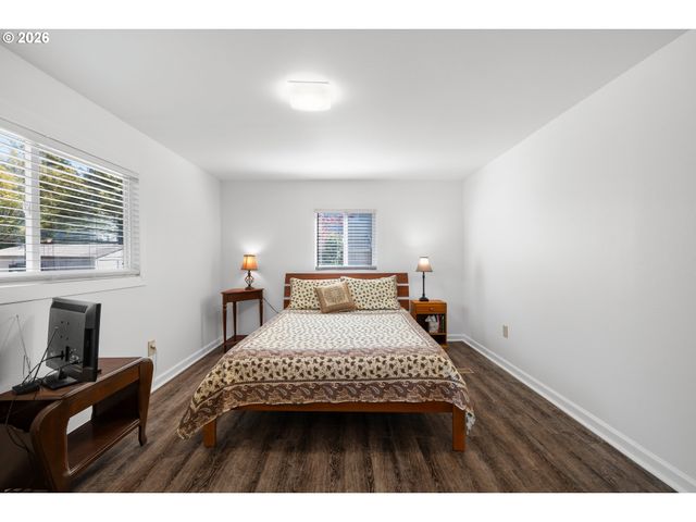 12450 Sw FISCHER Rd 143, Portland, OR 97224