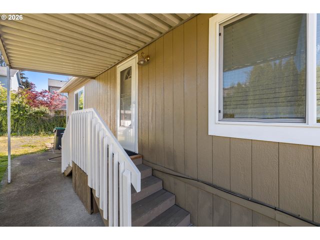 12450 Sw FISCHER Rd 143, Portland, OR 97224