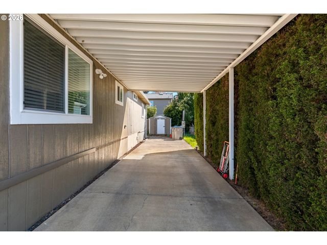 12450 Sw FISCHER Rd 143, Portland, OR 97224