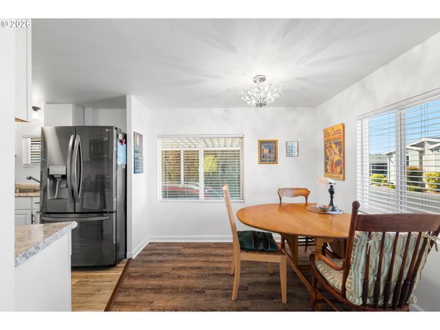 12450 Sw FISCHER Rd 143, Portland, OR 97224